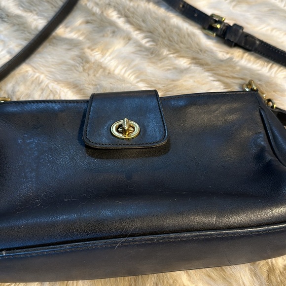 Coach crossbody purse like new condition - Picture 3 of 3